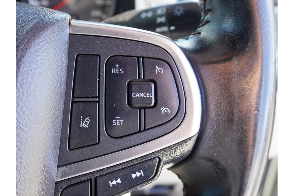 2021 Toyota Hiace Commuter GDH322R ELWB High Roof