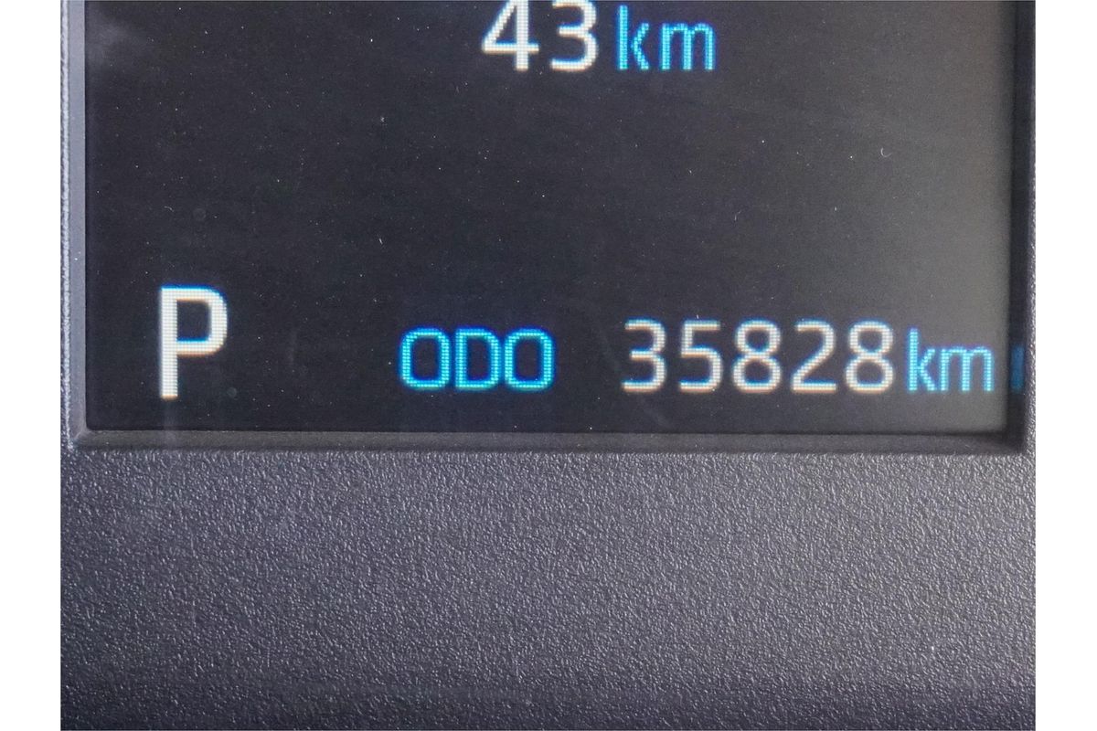 2021 Toyota Hiace Commuter GDH322R ELWB High Roof