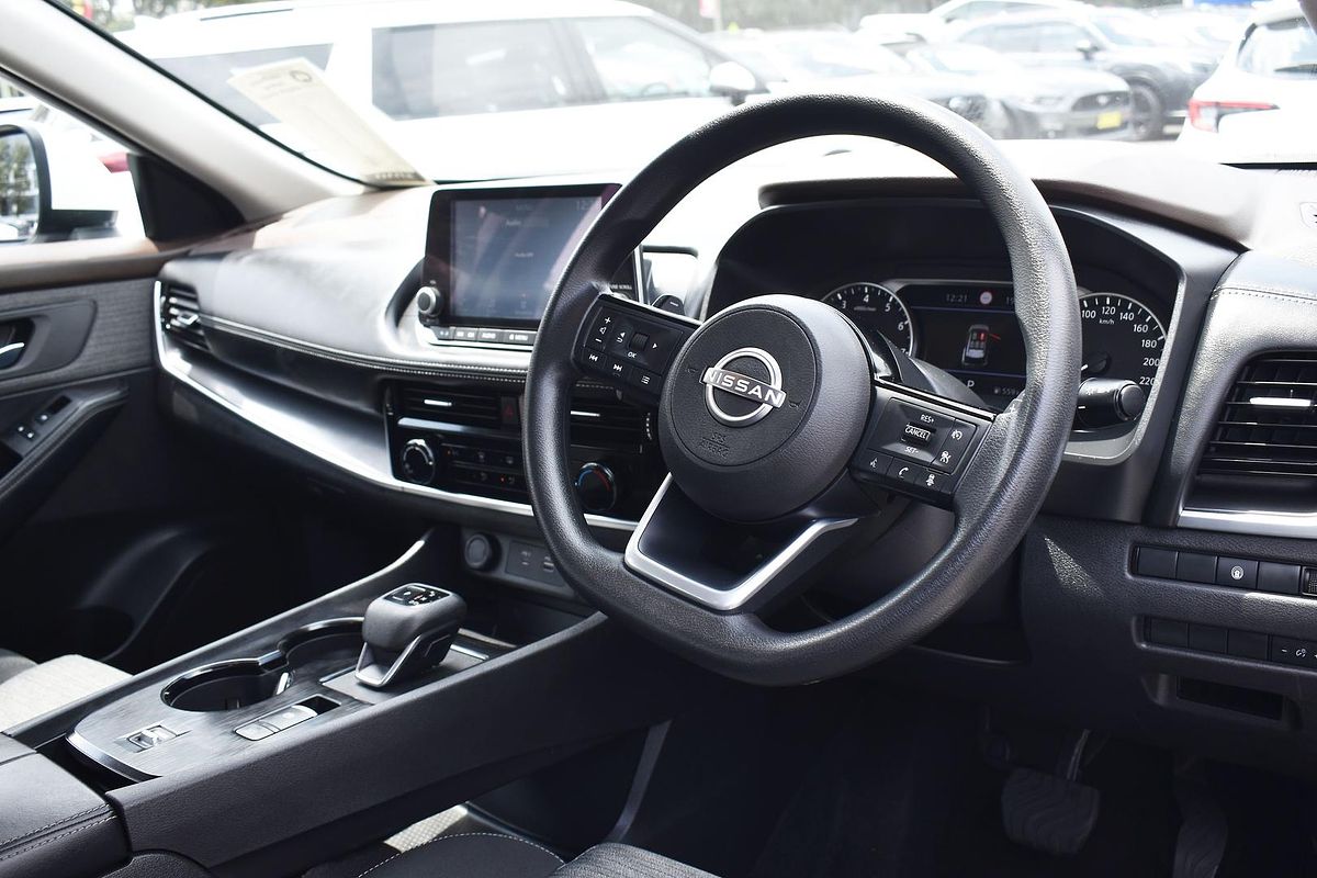 2024 Nissan X-TRAIL ST T33