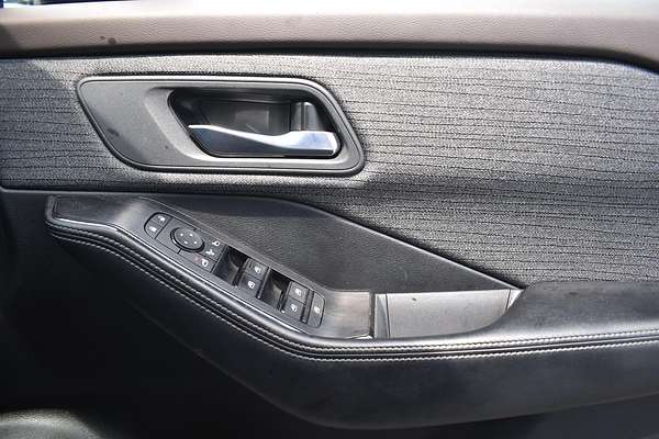 2024 Nissan X-TRAIL ST T33