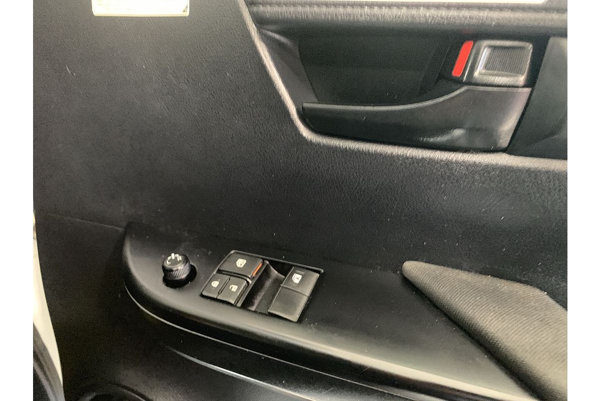 2020 Toyota Hilux SR GUN126R 4X4