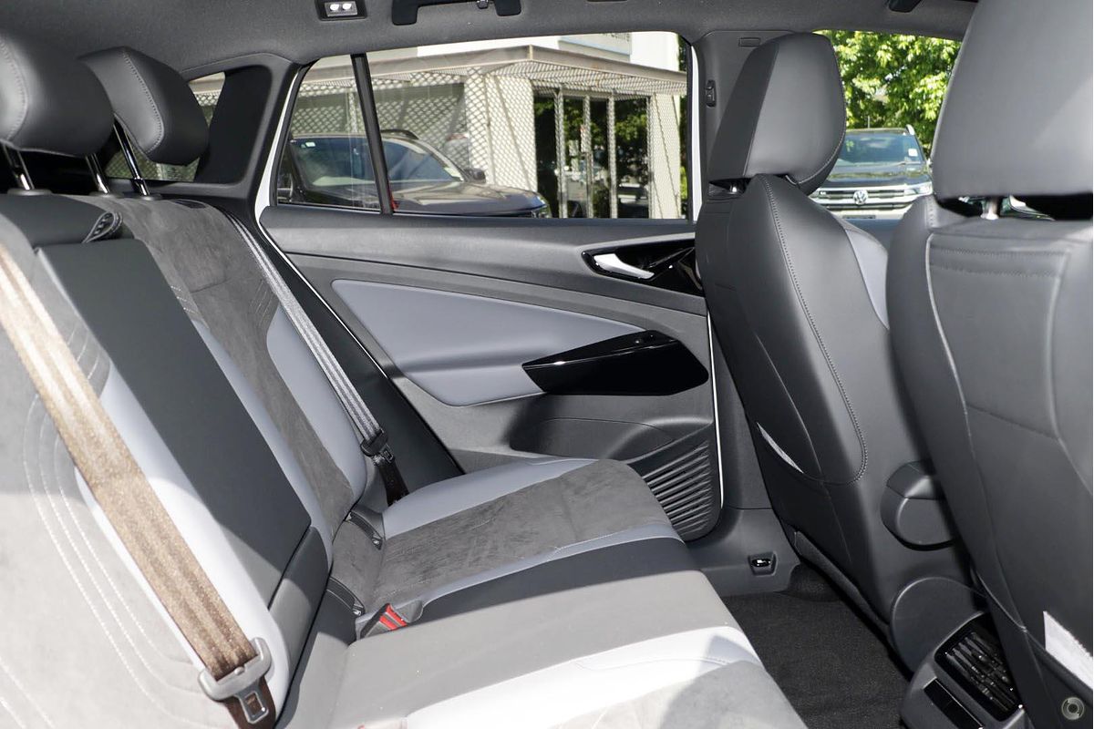 2025 Volkswagen ID.4 Pro E2