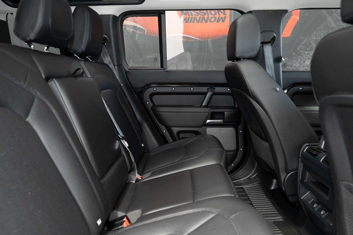 2024 Land Rover Defender 110 P300 S L663