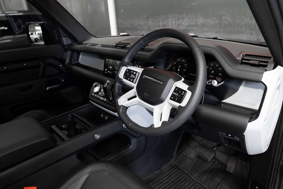 2024 Land Rover Defender 110 P300 S L663