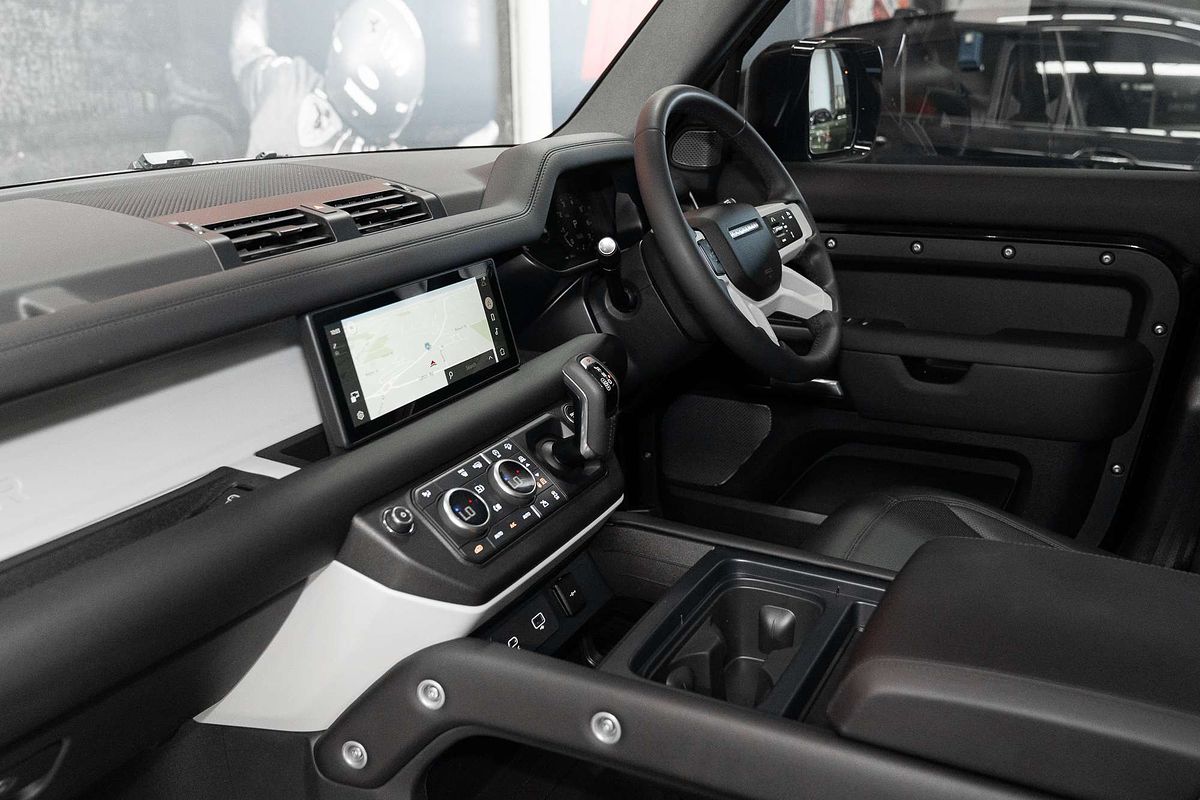 2024 Land Rover Defender 110 P300 S L663