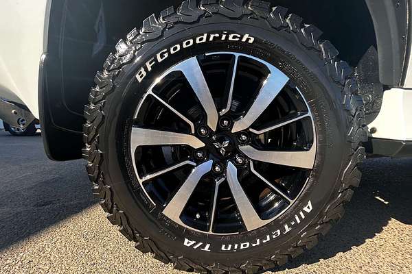 2017 Mitsubishi Pajero Sport GLS QE