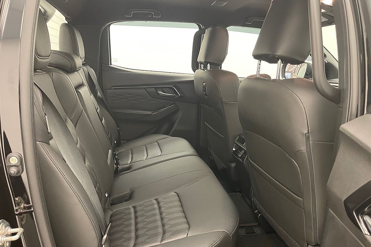 2024 Isuzu D-MAX BLADE 4X4