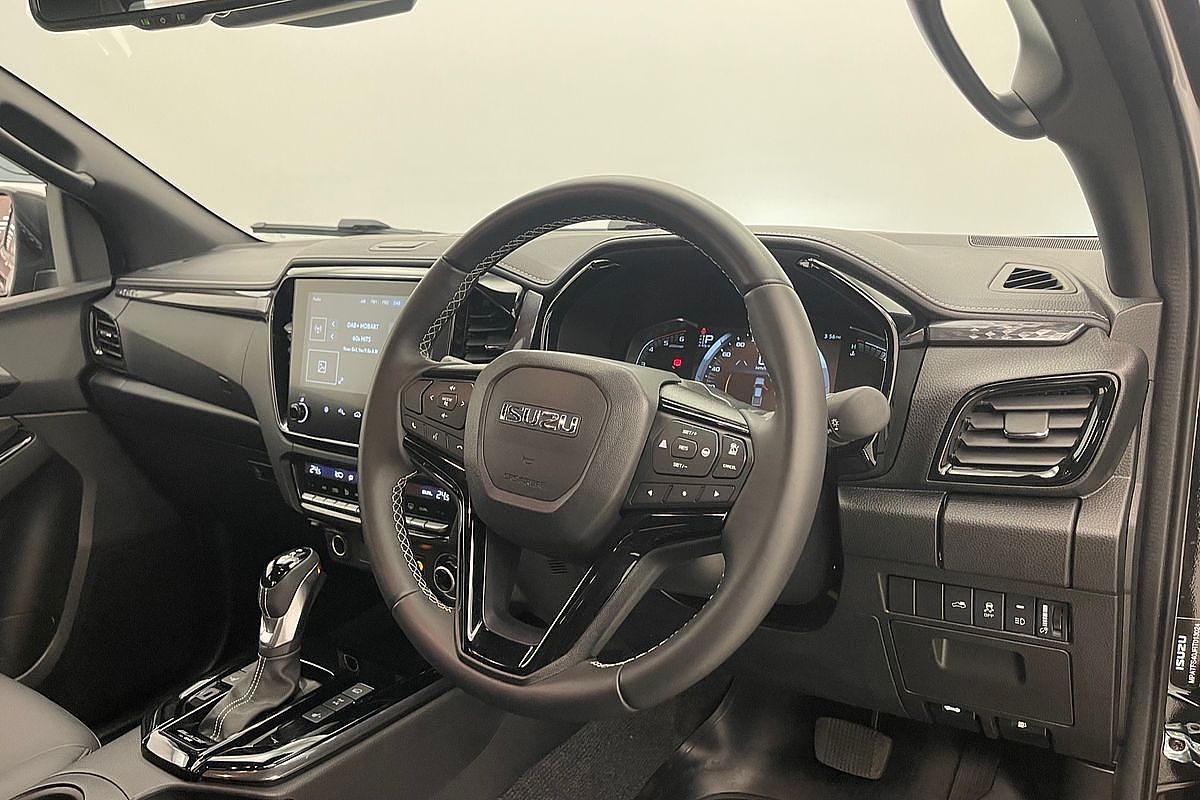 2024 Isuzu D-MAX BLADE 4X4