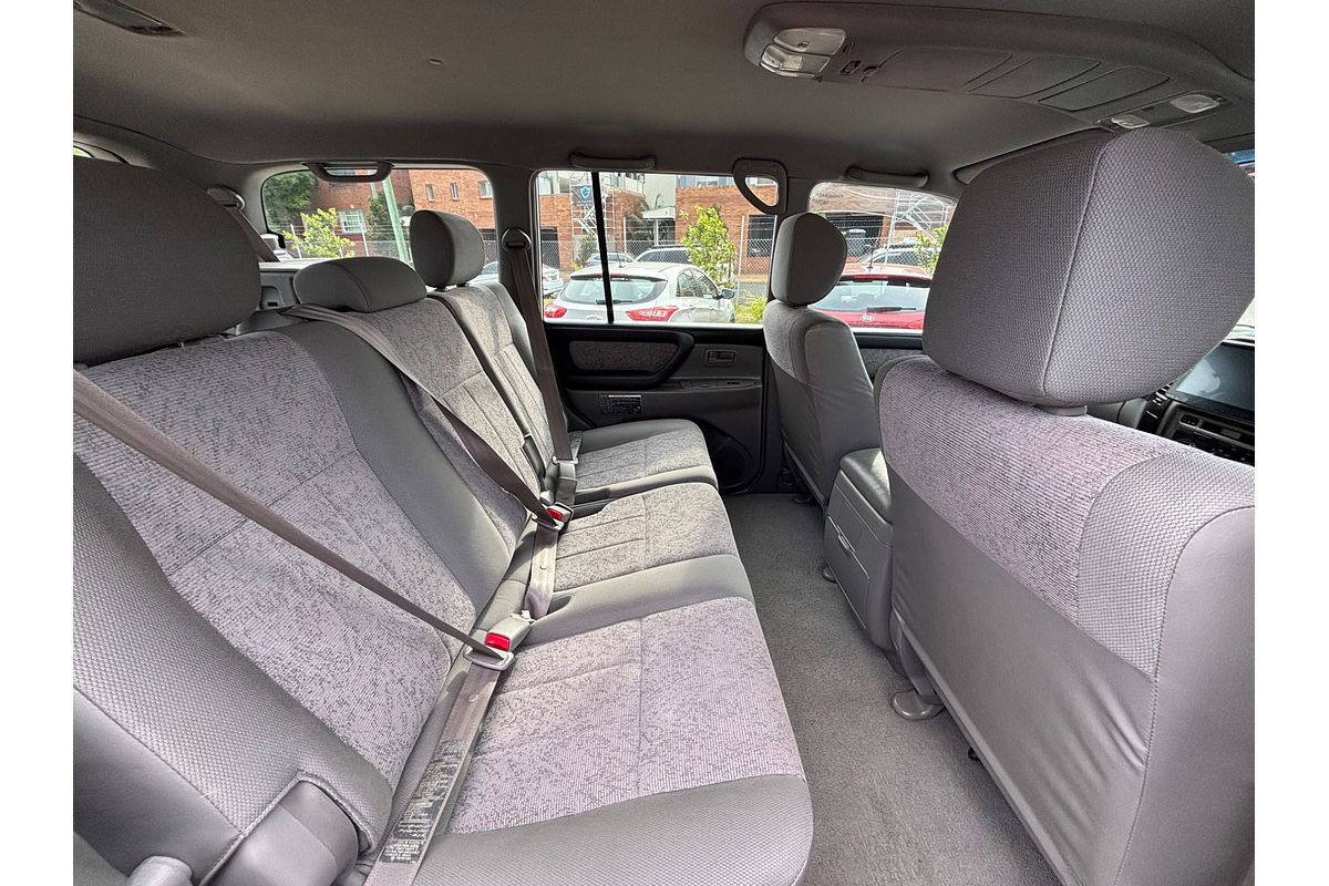 2004 Toyota Landcruiser GXL UZJ100R