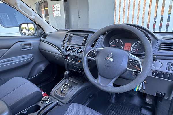 2017 Mitsubishi Triton GLX MQ 4X4