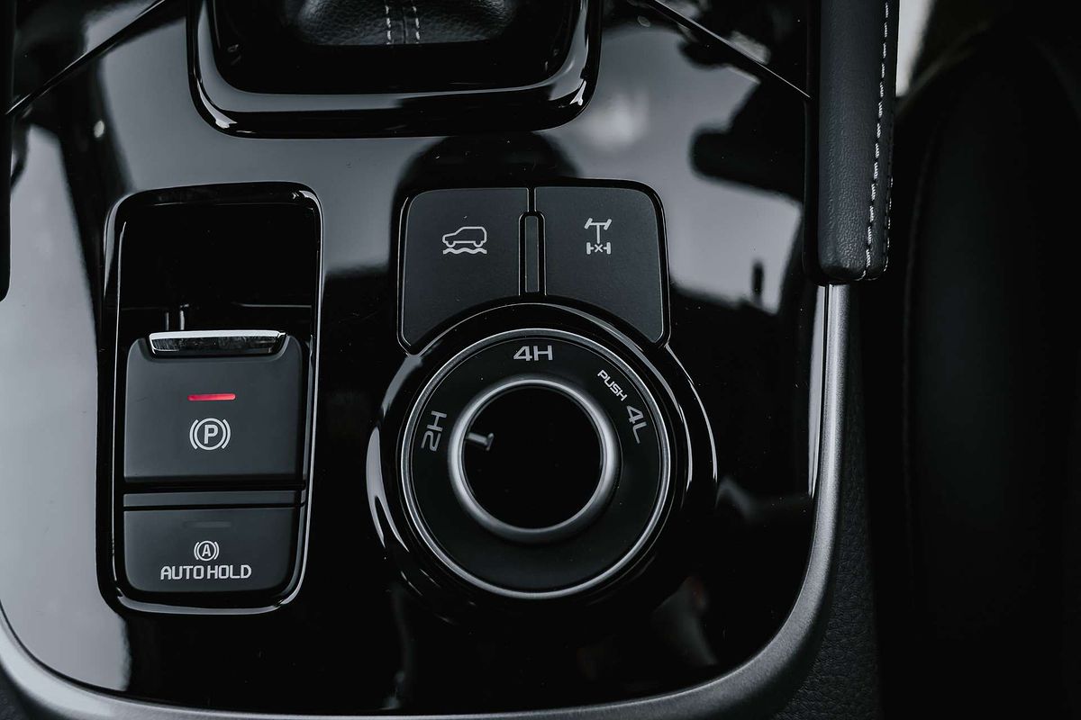 2025 Isuzu MU-X LS-T