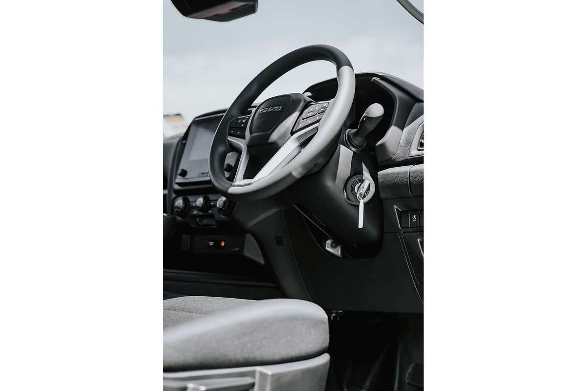 2025 Isuzu D-MAX SX High Ride  Rear Wheel Drive