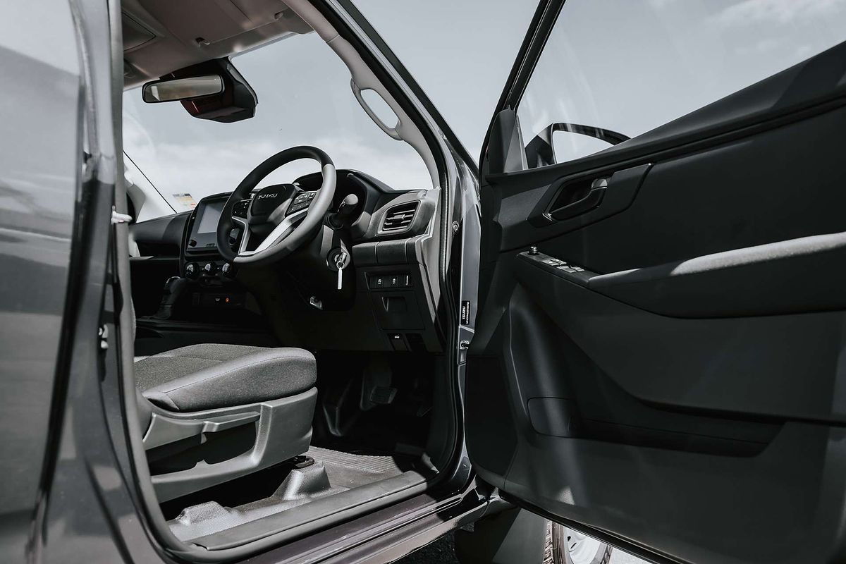 2025 Isuzu D-MAX SX High Ride  Rear Wheel Drive