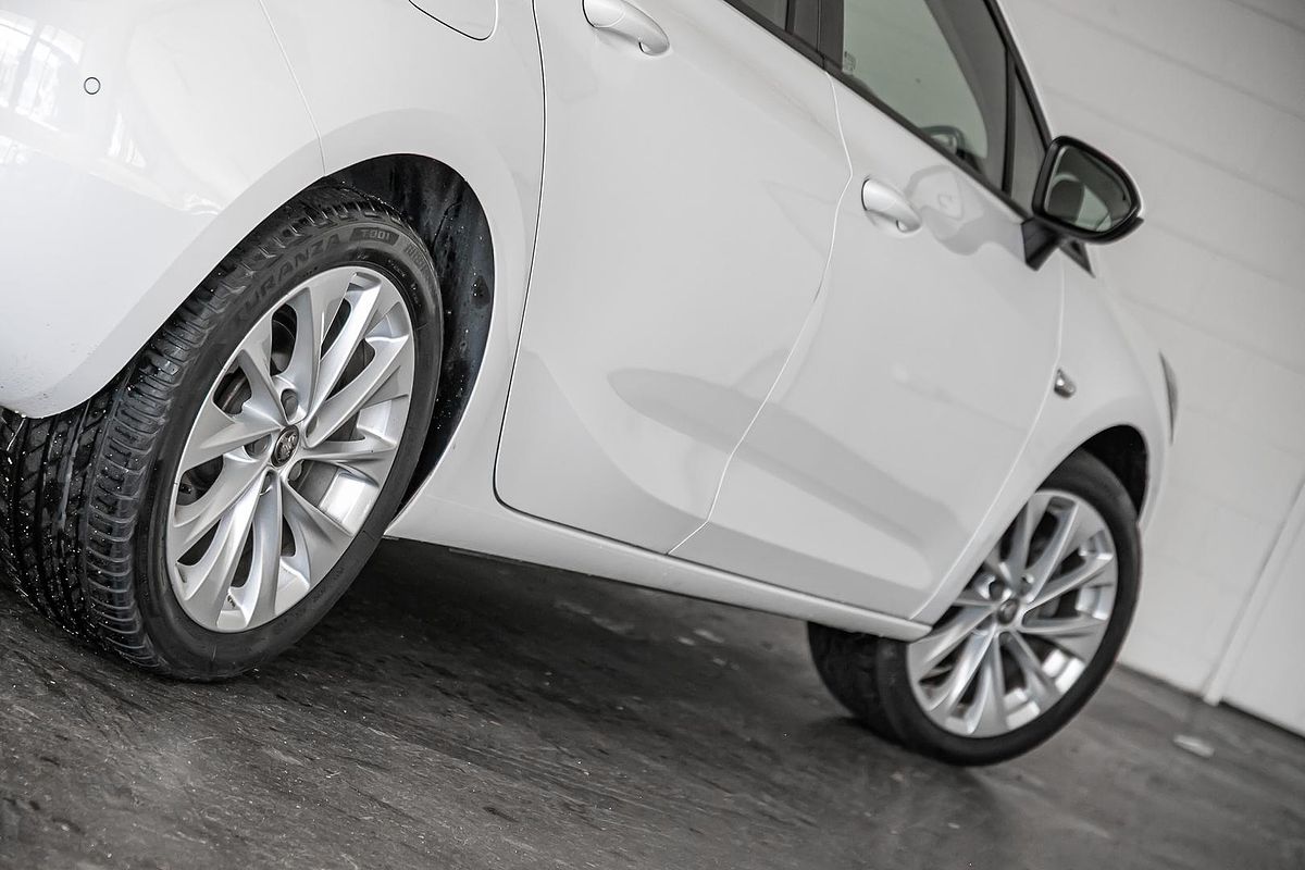 2018 Holden Astra R BK