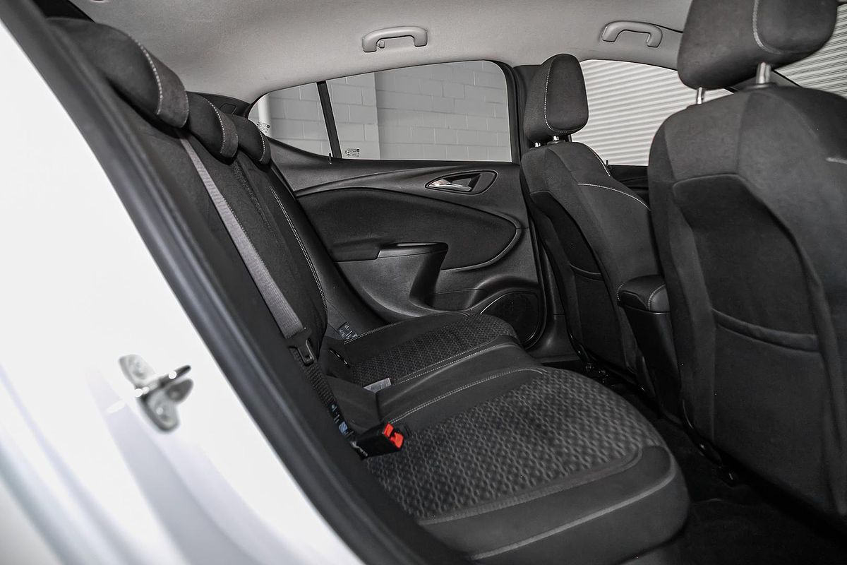 2018 Holden Astra R BK