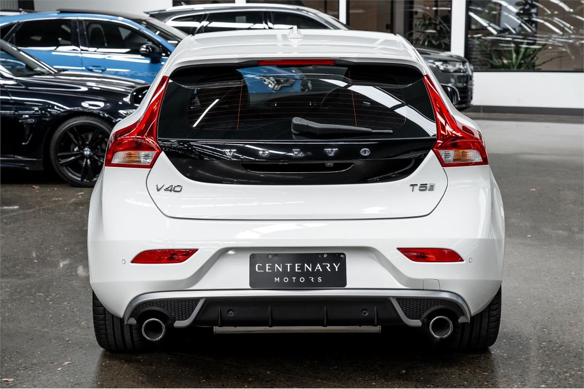 2017 Volvo V40 T5 R-Design