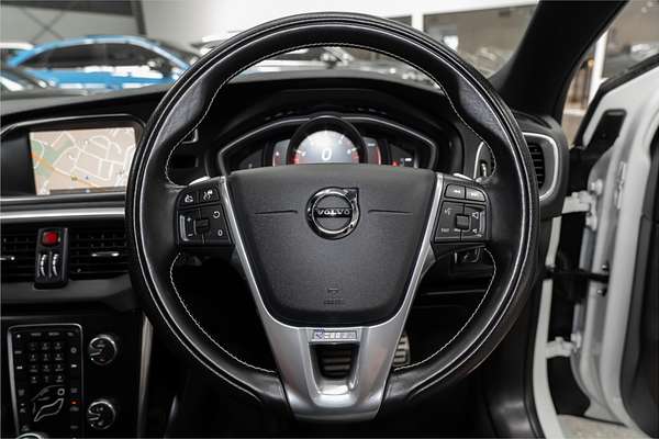 2017 Volvo V40 T5 R-Design