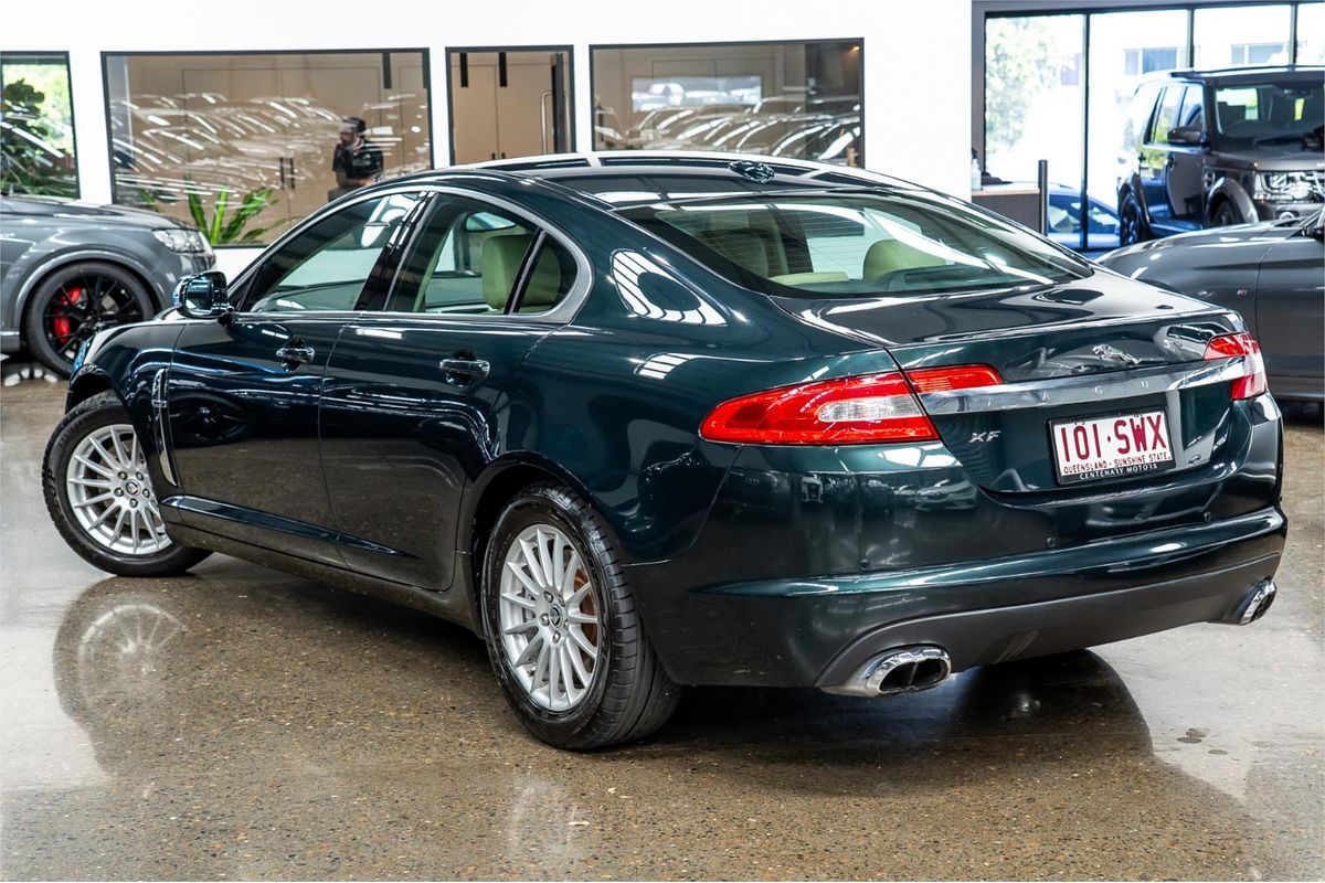2010 Jaguar XF Luxury X250