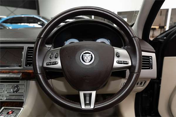 2010 Jaguar XF Luxury X250