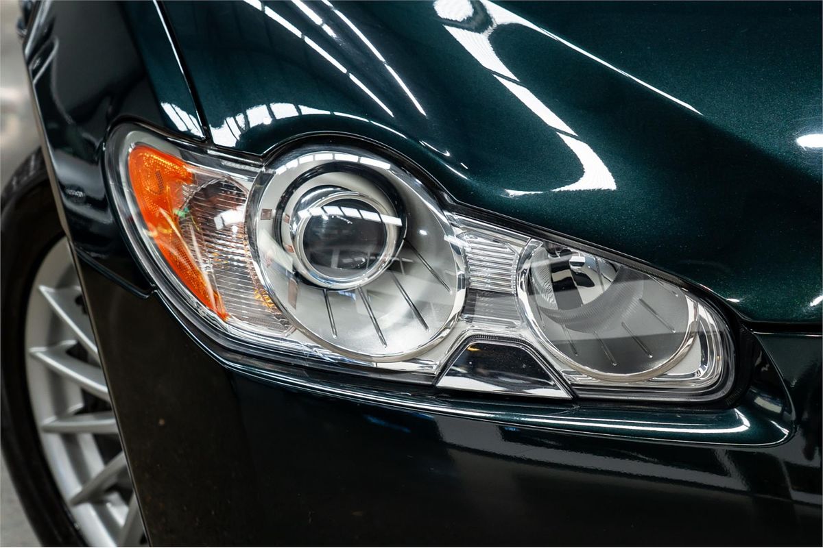 2010 Jaguar XF Luxury X250