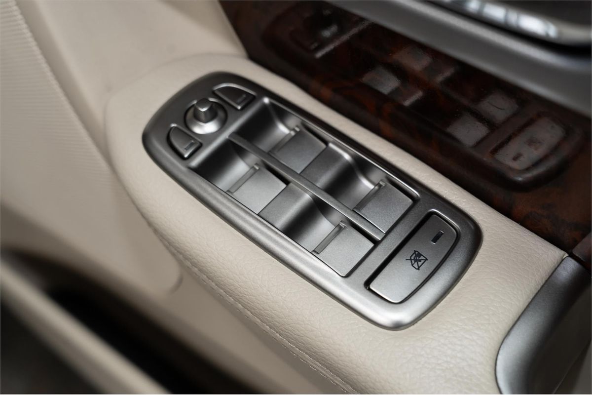 2010 Jaguar XF Luxury X250