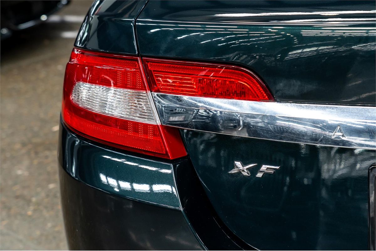 2010 Jaguar XF Luxury X250