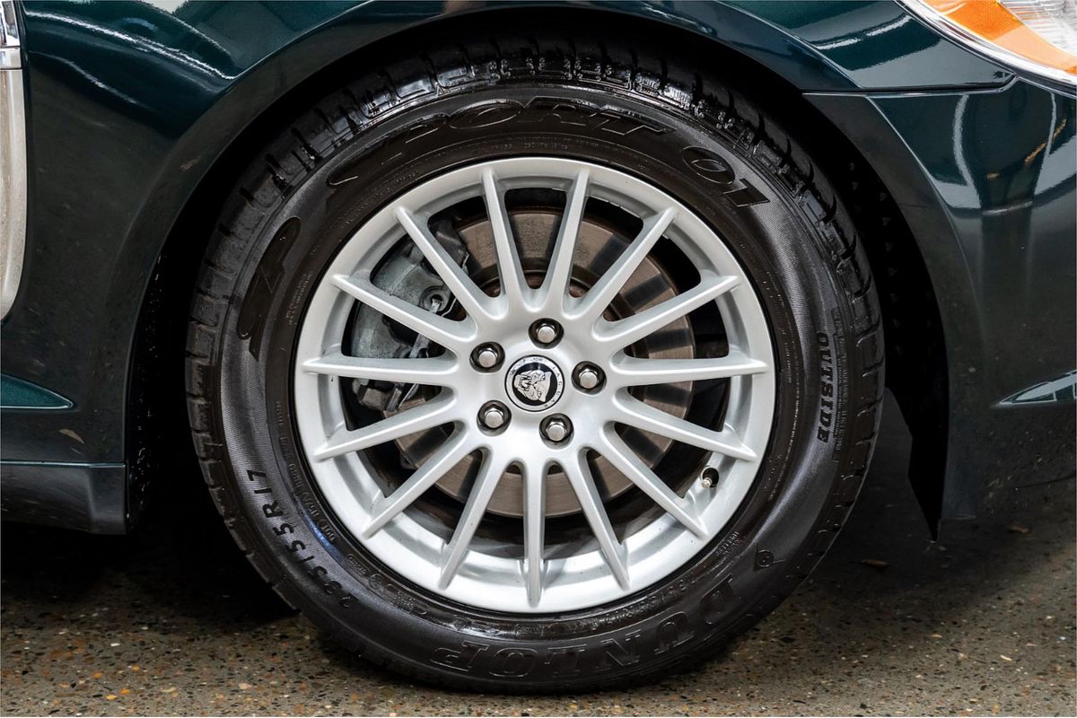 2010 Jaguar XF Luxury X250