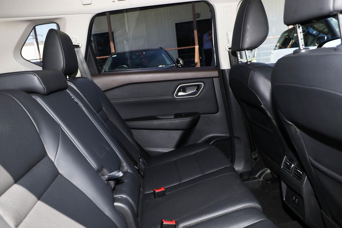 2024 Nissan X-TRAIL ST-L T33