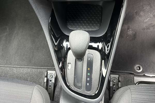 2022 Toyota Yaris Ascent Sport MXPA10R
