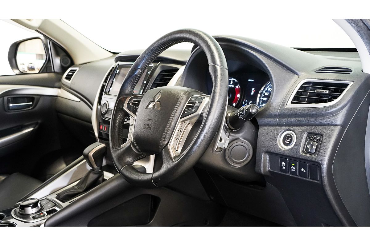 2019 Mitsubishi Pajero Sport Black Edition QE