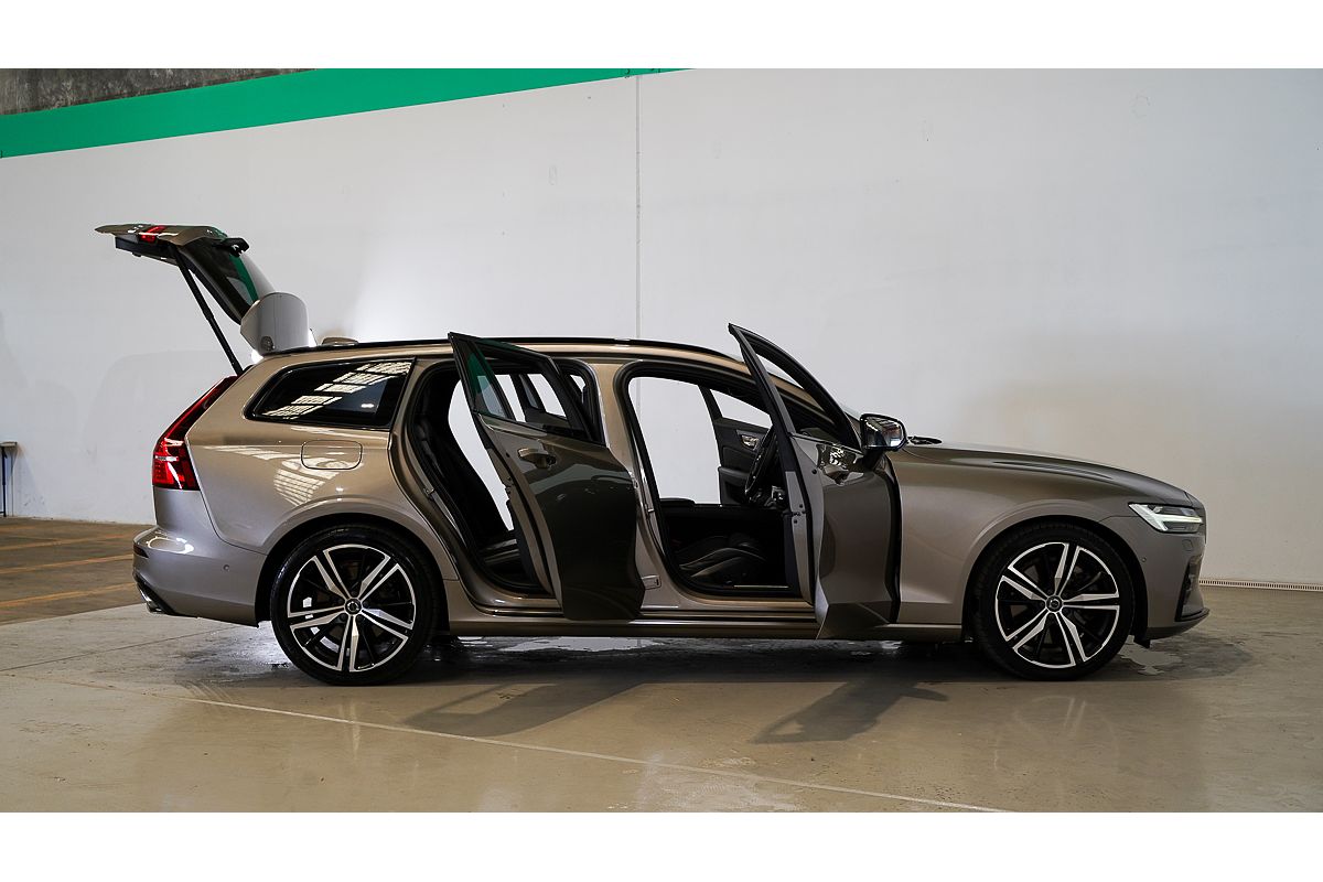 2019 Volvo V60 T5 R-Design