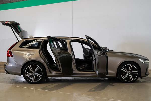 2019 Volvo V60 T5 R-Design