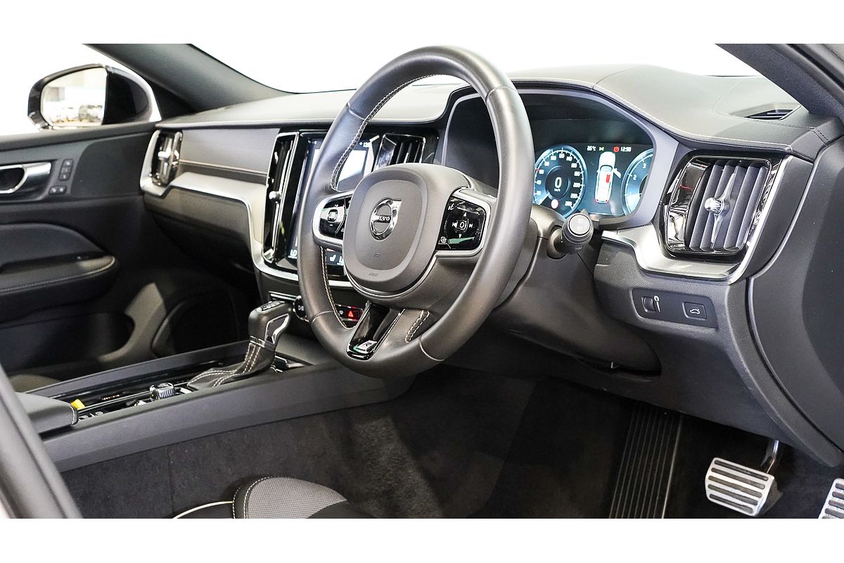 2019 Volvo V60 T5 R-Design