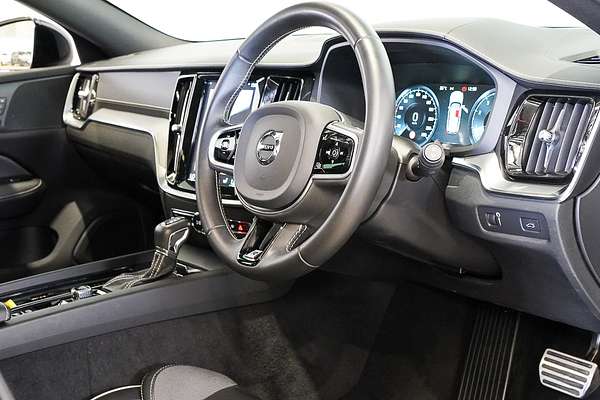 2019 Volvo V60 T5 R-Design