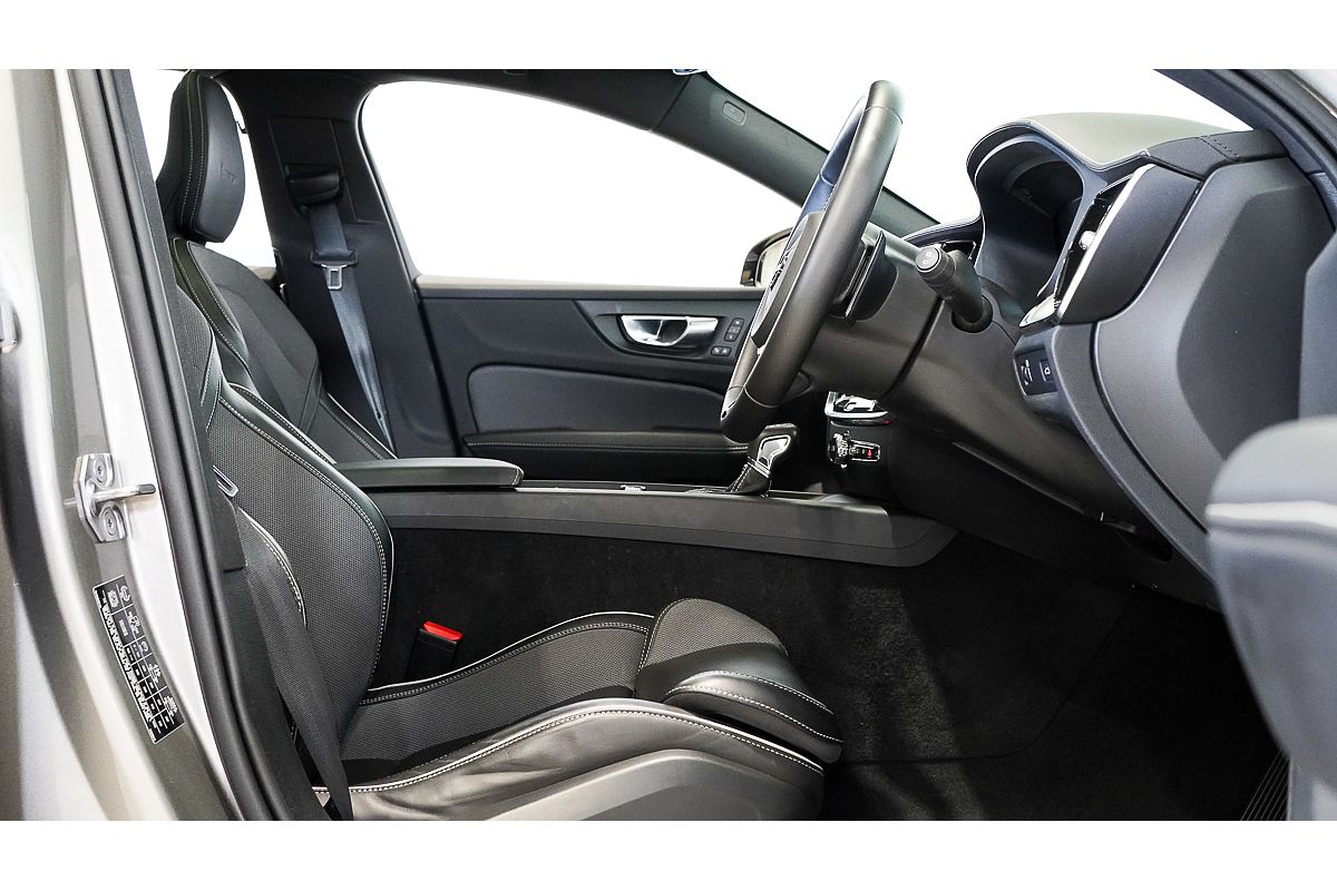 2019 Volvo V60 T5 R-Design