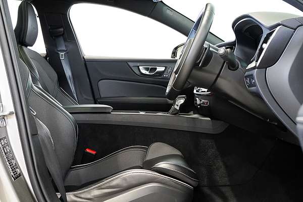 2019 Volvo V60 T5 R-Design