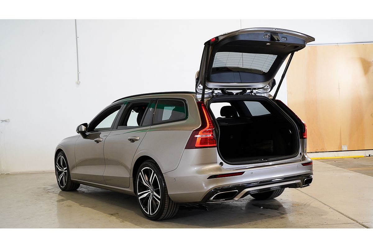 2019 Volvo V60 T5 R-Design