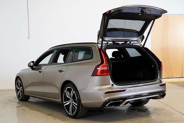 2019 Volvo V60 T5 R-Design