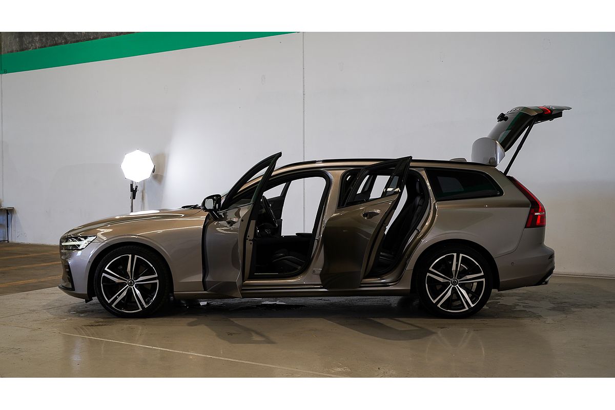 2019 Volvo V60 T5 R-Design