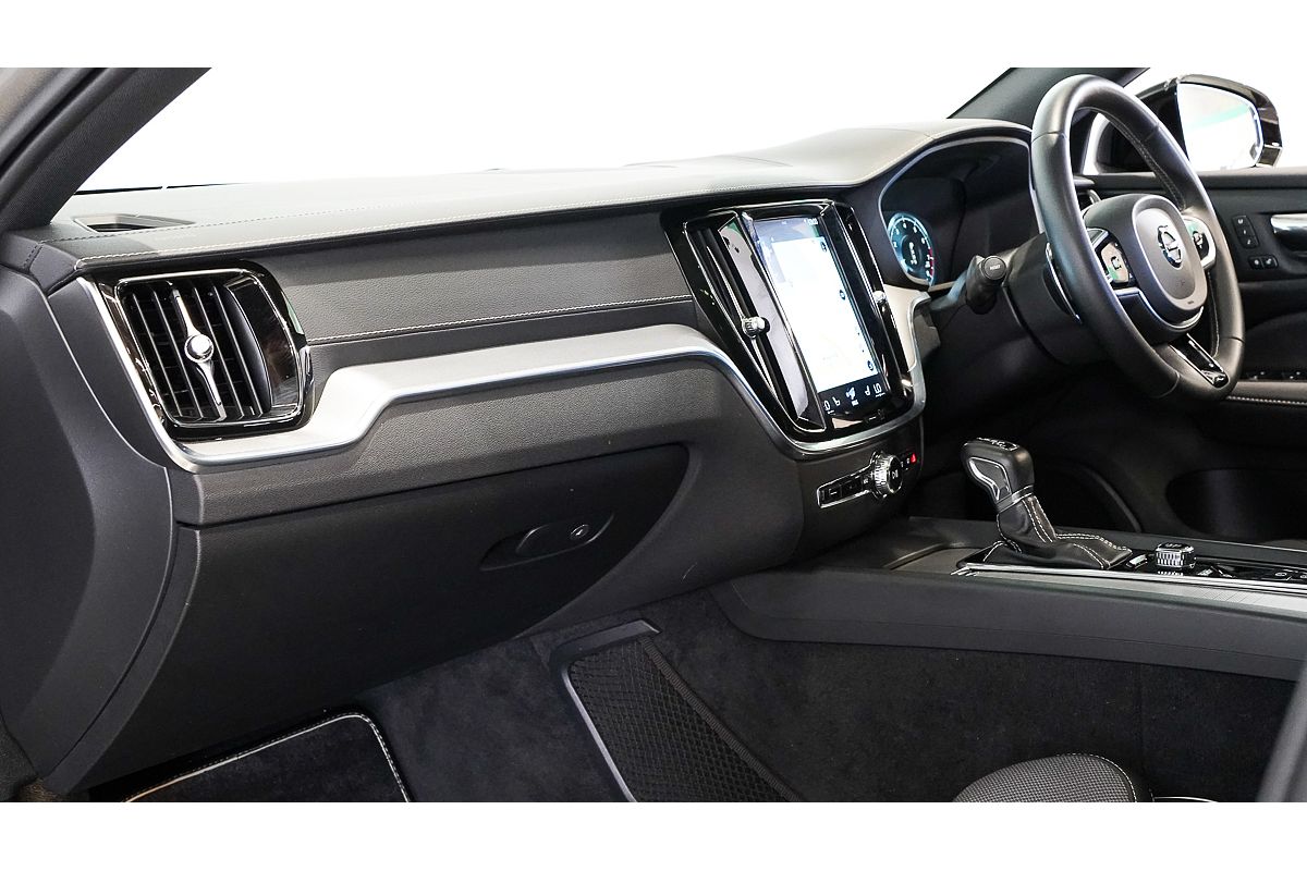 2019 Volvo V60 T5 R-Design