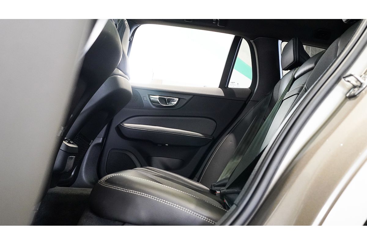 2019 Volvo V60 T5 R-Design