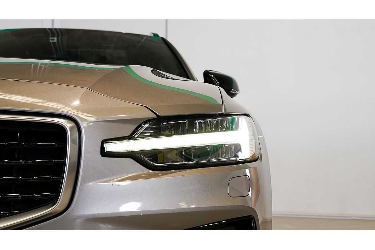 2019 Volvo V60 T5 R-Design