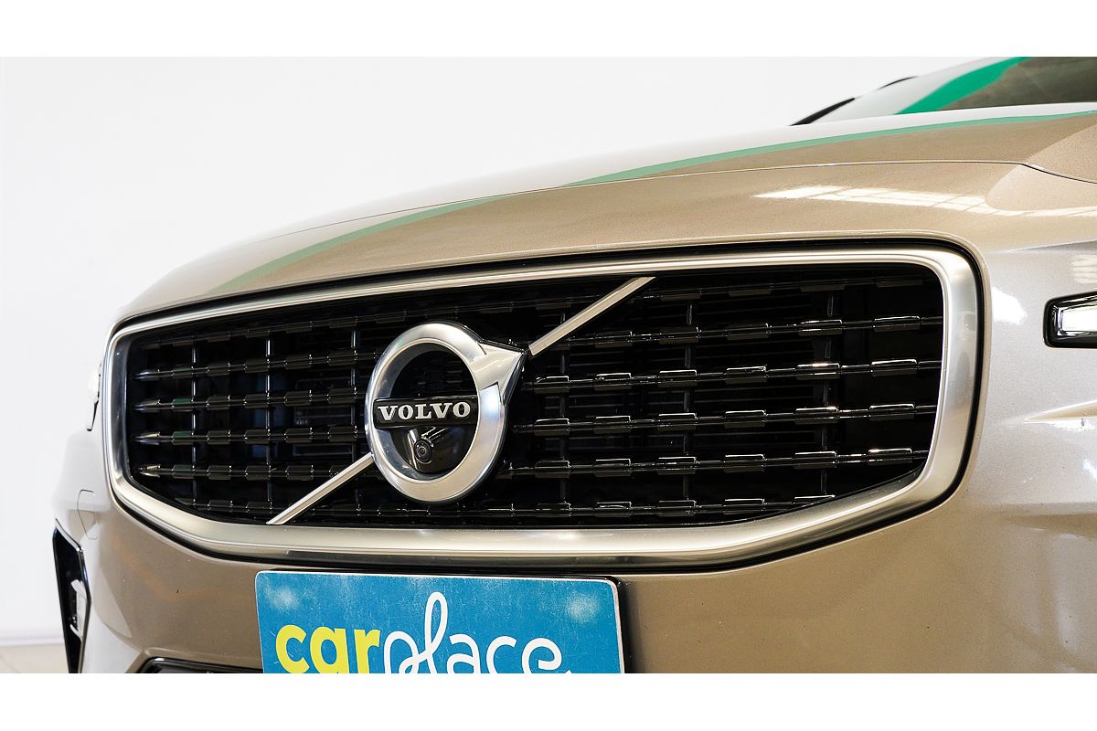 2019 Volvo V60 T5 R-Design