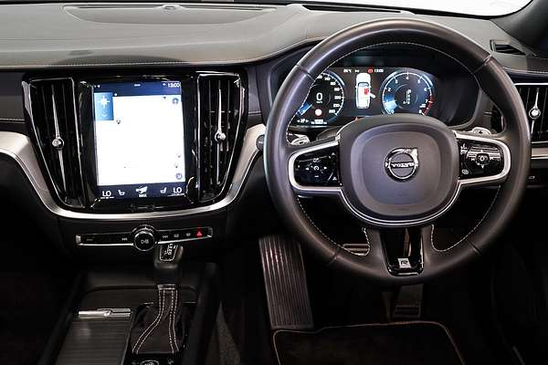 2019 Volvo V60 T5 R-Design