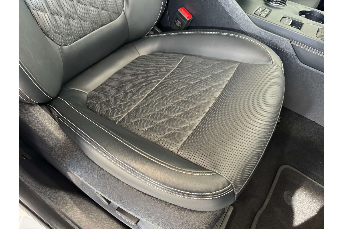 2025 Ford Everest Platinum  3.0L