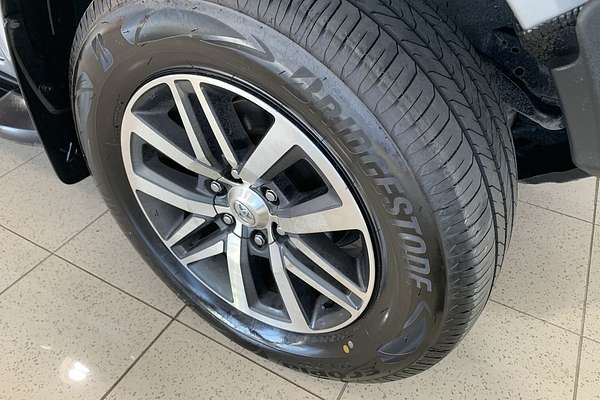 2016 Toyota Hilux SR5 GUN126R 4X4