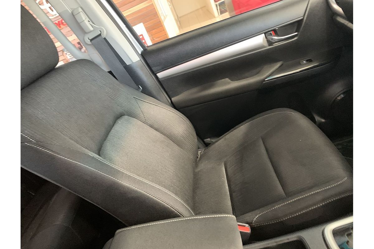 2016 Toyota Hilux SR5 GUN126R 4X4