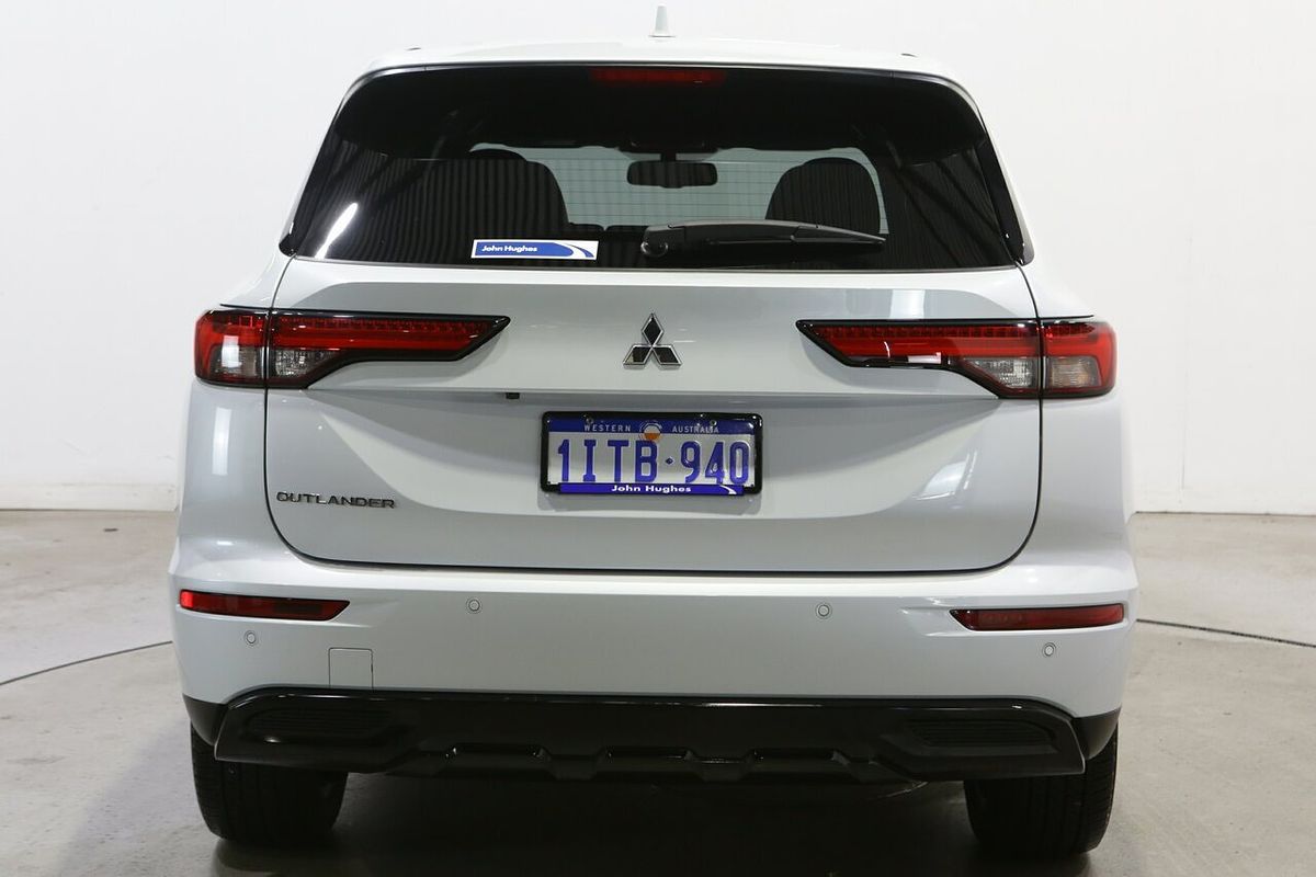 2024 Mitsubishi Outlander Black Edition ZM