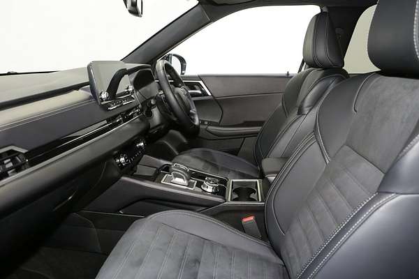 2024 Mitsubishi Outlander Black Edition ZM
