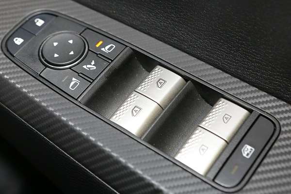 2024 Mitsubishi Outlander Black Edition ZM